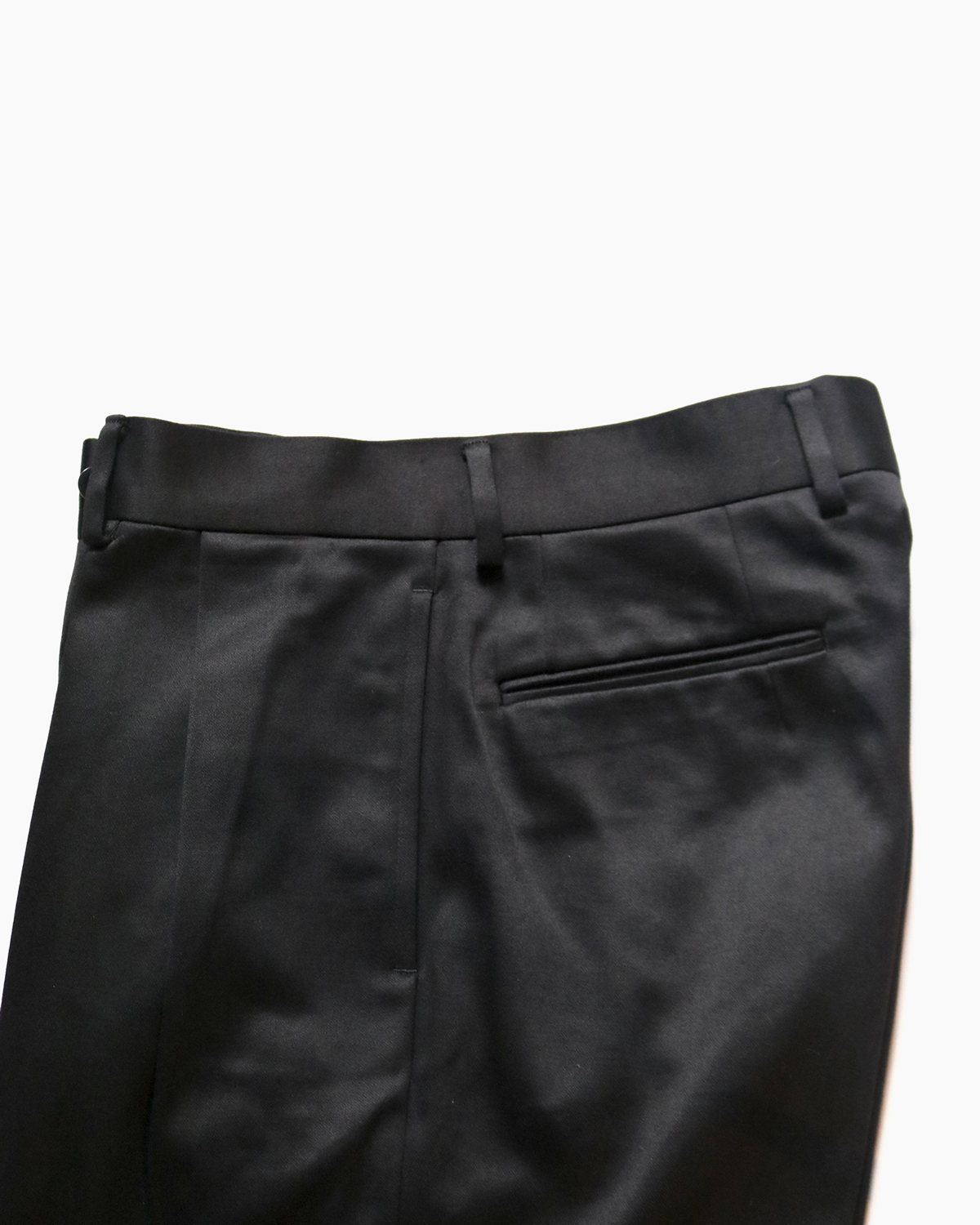NEAT｜TURPAN SATIN｜TAPERED - Black｜PRODUCT｜Continuer Inc ...