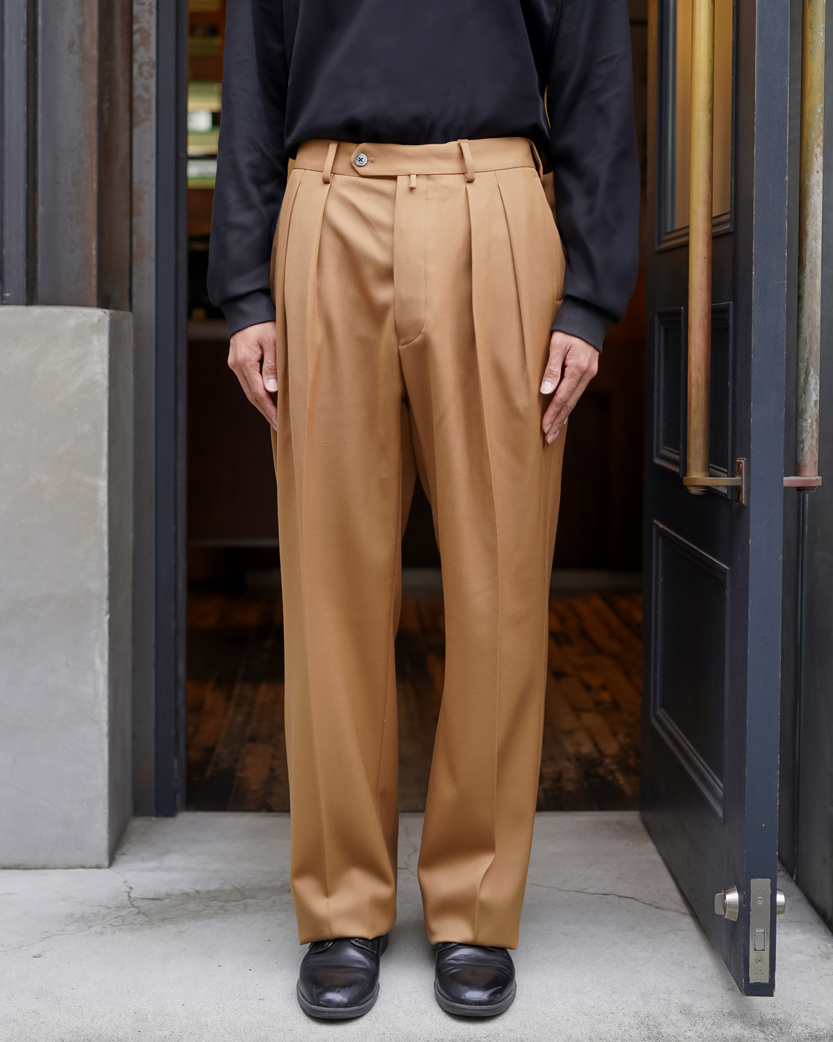 Back Satin Gabardine｜WIDE TYPE Ⅰ – Camel｜NEAT