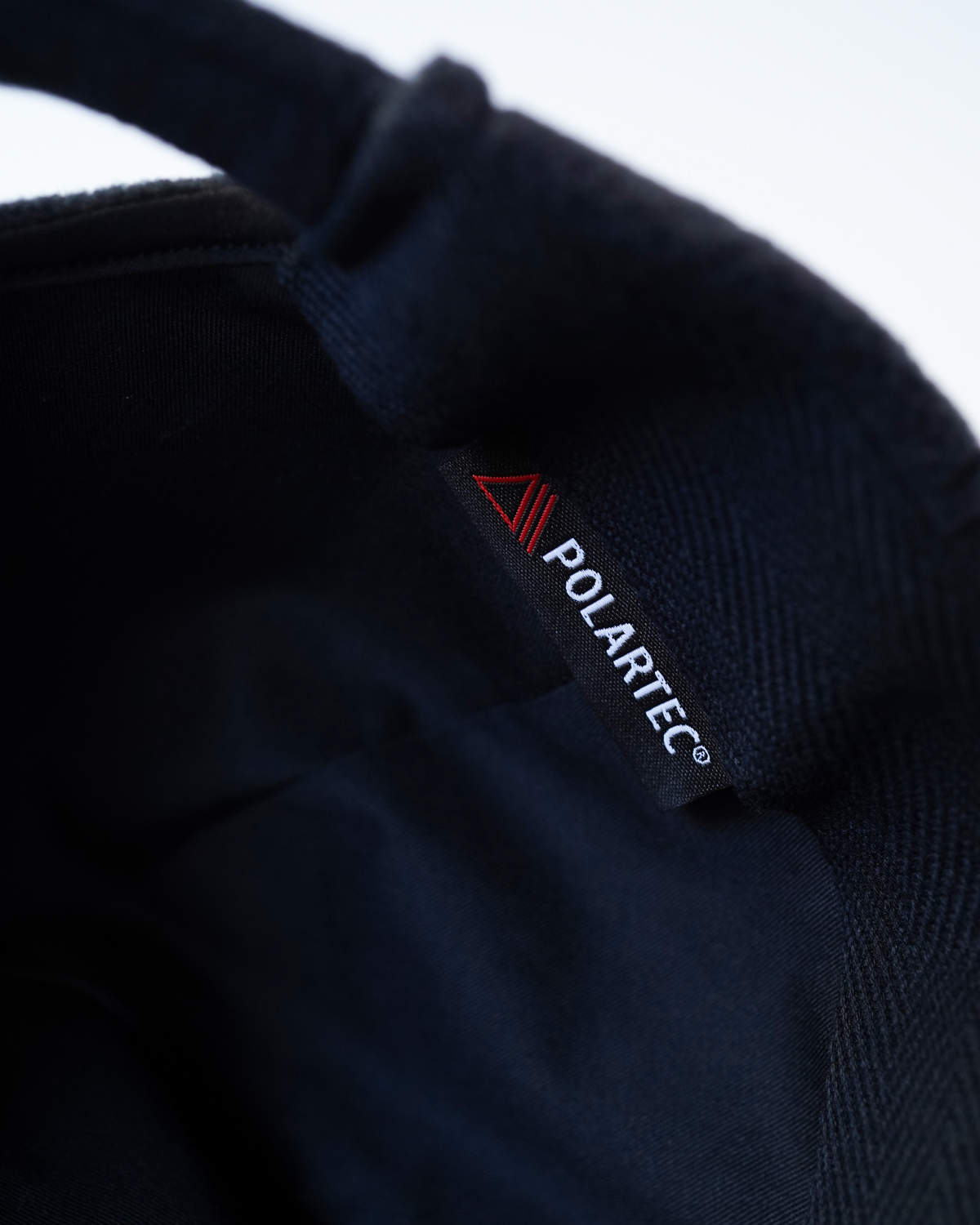 polartec fleece cap - black｜COMESANDGOES